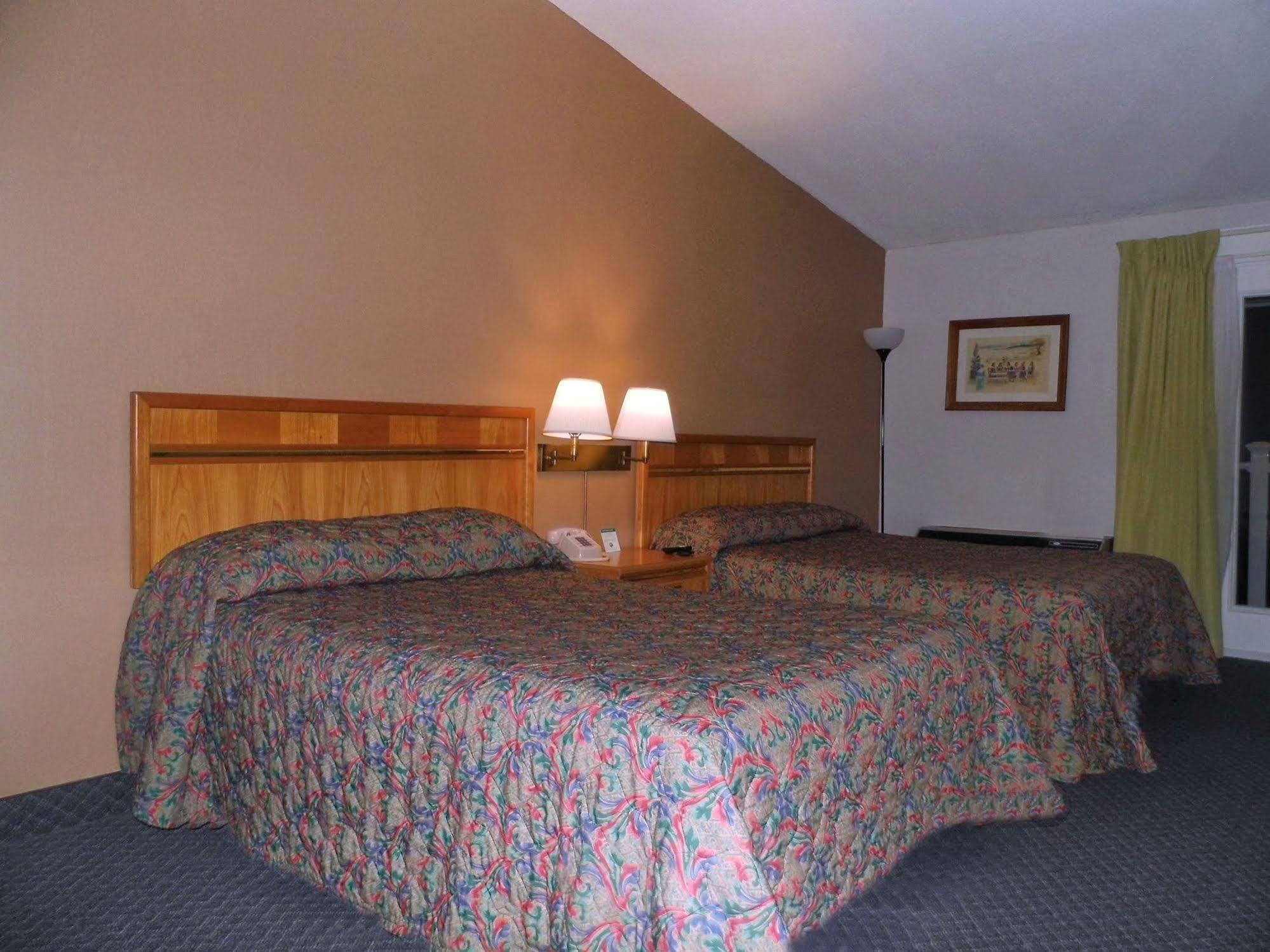 Bradford Inn And Suites プリマス エクステリア 写真